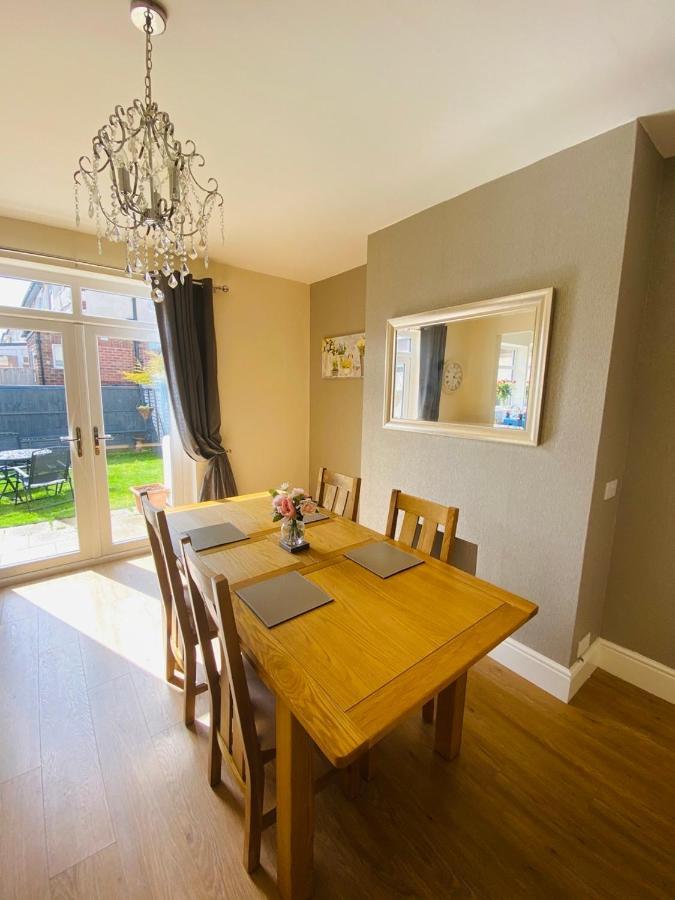 Вілла Acacia Breezes - Delightful Scarborough Semi Екстер'єр фото